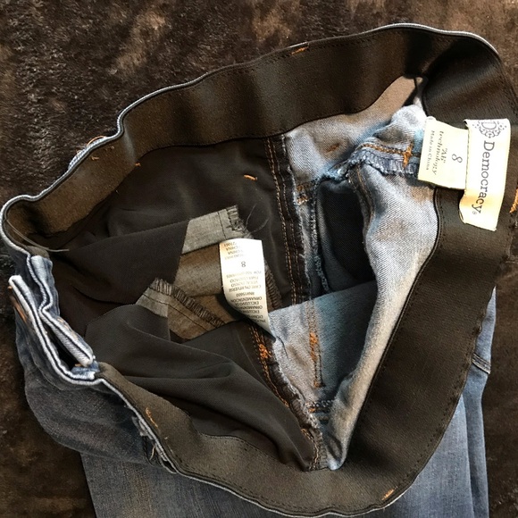 Democracy Blue Bootcut Jeans with Classic Denim Style - Picture 14 of 14